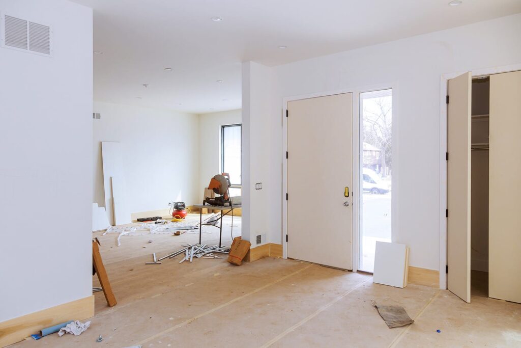 Modern iç mekân tasarımı ve değer artışıyla stratejik gayrimenkul renovasyonu